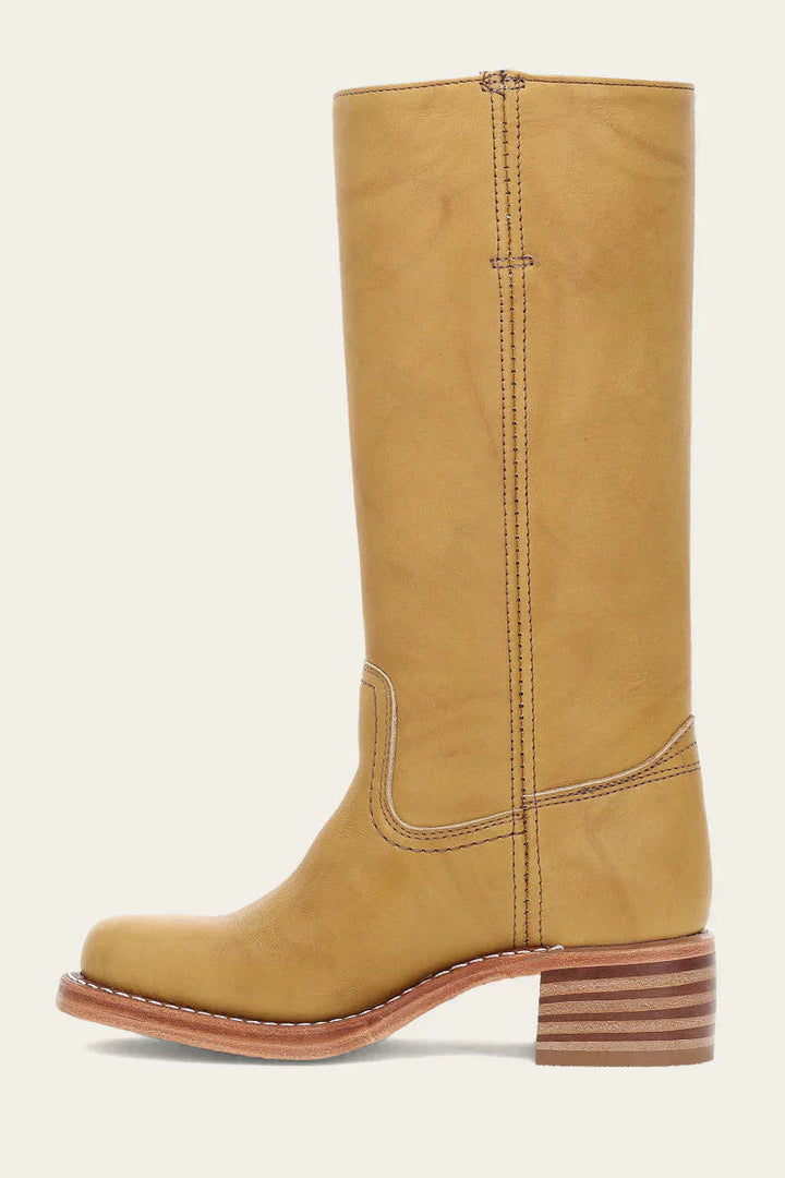 Vielseitige Damen Stiefel für jeden Tag. Bequeme Alltagsschuhe, modern und stylisch.
