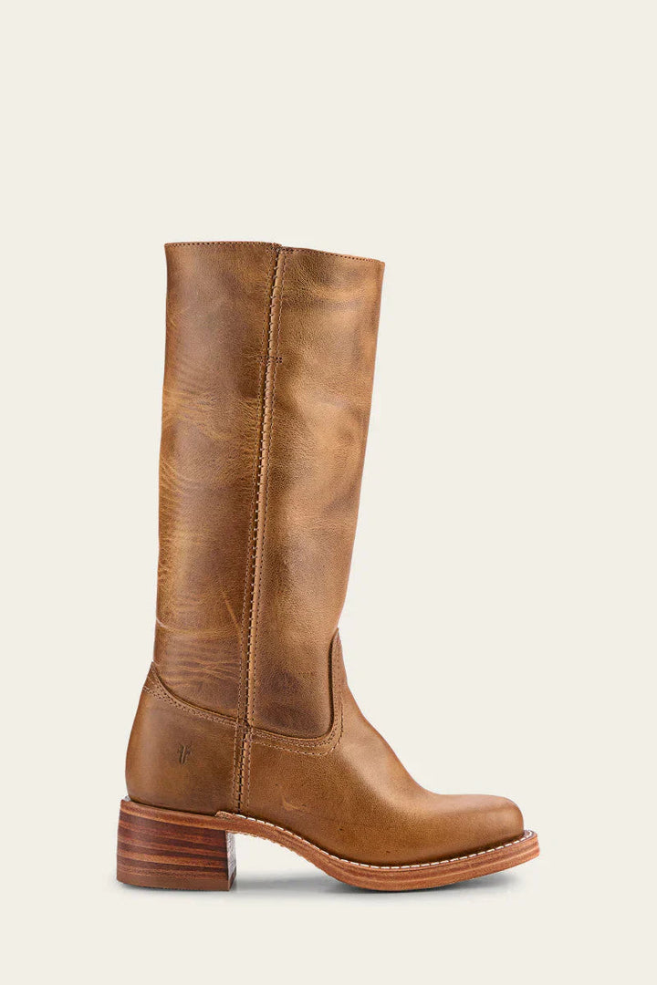 Eleganter Damen Stiefel in modernem Design. Bequeme Boots als stylisches Schuhwerk für den Alltag.