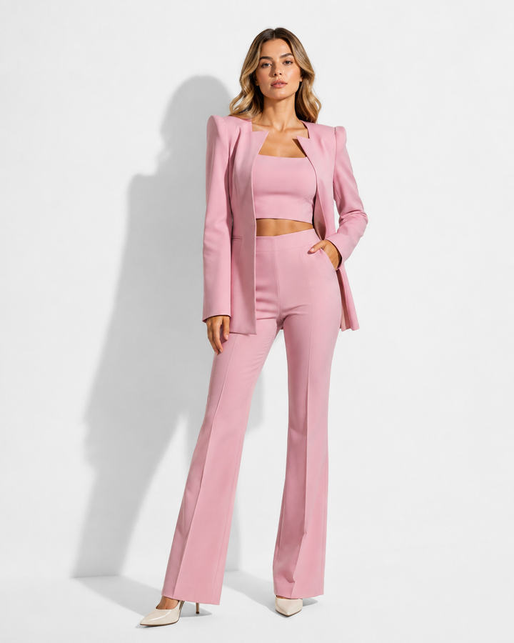Komfortables & elegantes Damen Dreiteiler-Set Selina. Blazer, Top & Hose – ideal für Business, Büro oder festliche Anlässe.