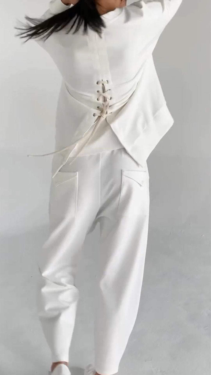 Stilvolles Damen Komfort-Outfit. Ganzjahres-Set in klassischer Farbe, auch in großen Größen erhältlich.