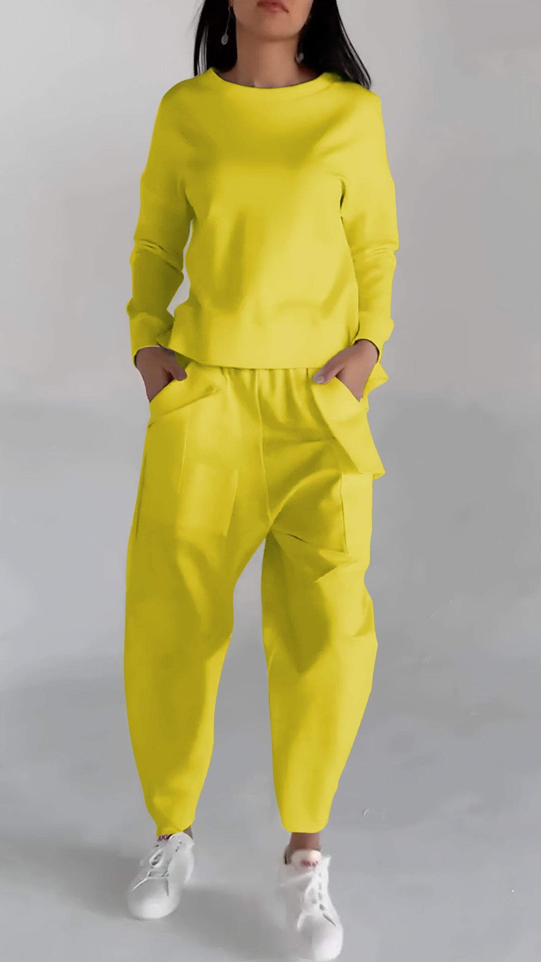 Damen Loungewear Set in verschiedenen Größen. Bequemes Ganzjahres-Outfit, perfekt für jeden Tag.