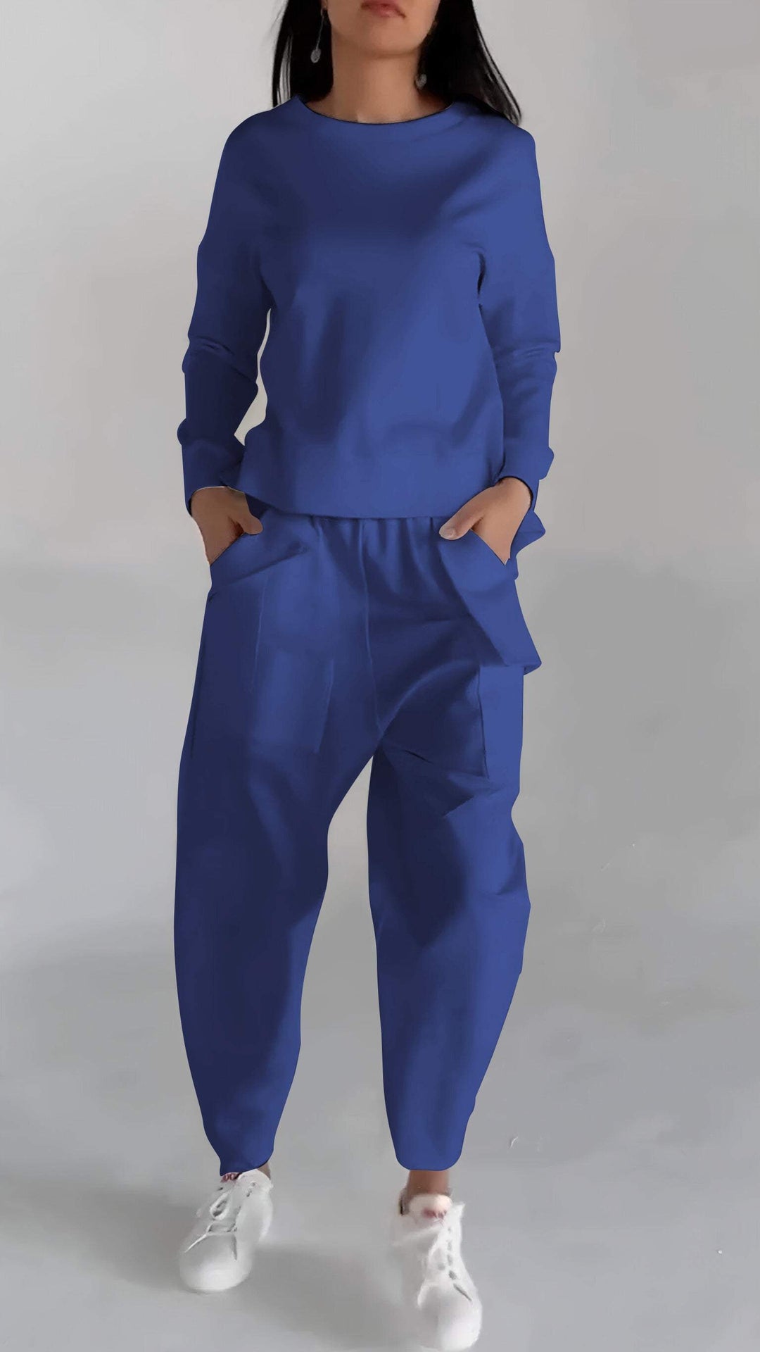 Damen Komfort-Outfit: Blick von vorne. Stilvolles Freizeit-Set mit bequemem Schnitt.