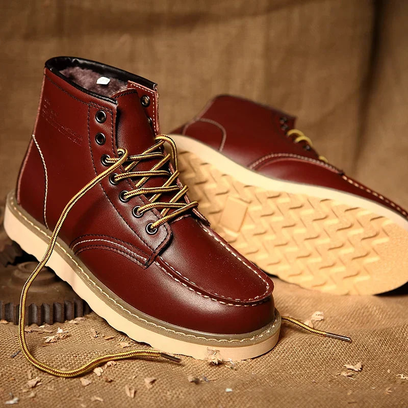 Khaki Herren Vintage Schnürstiefel für den Herbst mit robuster Sohle und optimalem Komfort.