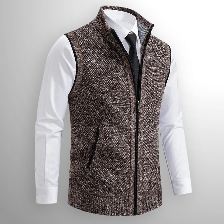 Hochwertige Herren Reißverschluss-Strickweste. Komfortabel, mit Stehkragen, für stilvolle Männer-Outfits.