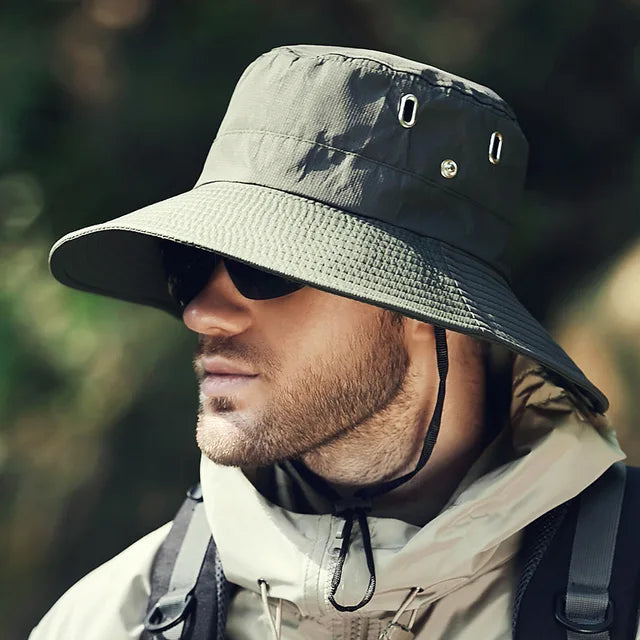 Modischer unifarbener Herren Bucket Hat in Grün, praktischer UV-Schutz für Freizeit & Outdoor.