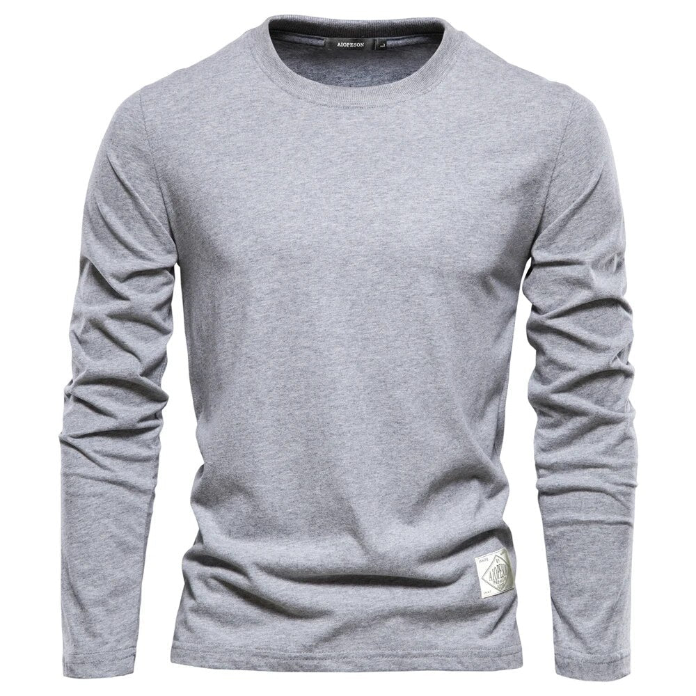 Komfortables Herren Langarmshirt mit Rundhals, perfekt für Freizeit & Casual-Outfits.