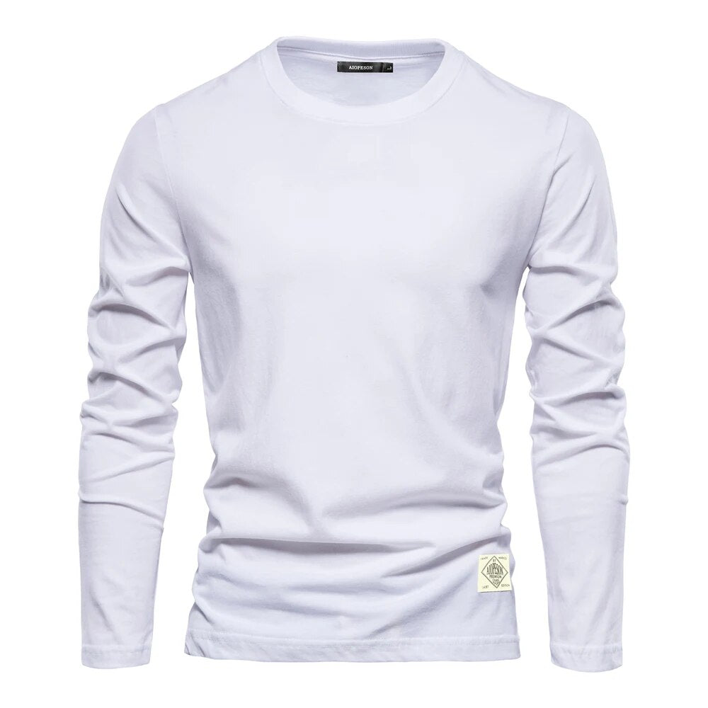 Herren Rundhals-Sweatshirt, ideal für cleane Layer-Looks, modern & bequem für Freizeit.