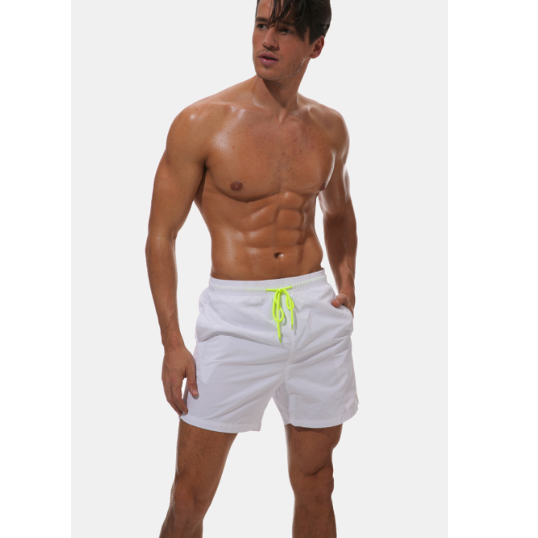 Robuste & komfortable Myron Herren Badeshorts, perfekt für Schwimmen, Surfen & Strandspaziergänge.