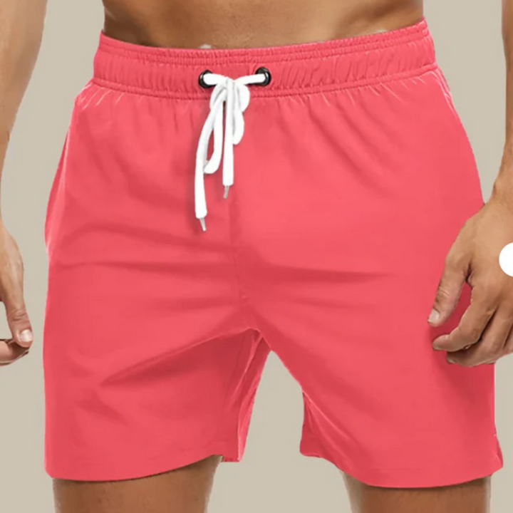Kurze Badehose Myron für Herren, schnelltrocknend für maximalen Komfort bei allen Wasseraktivitäten.