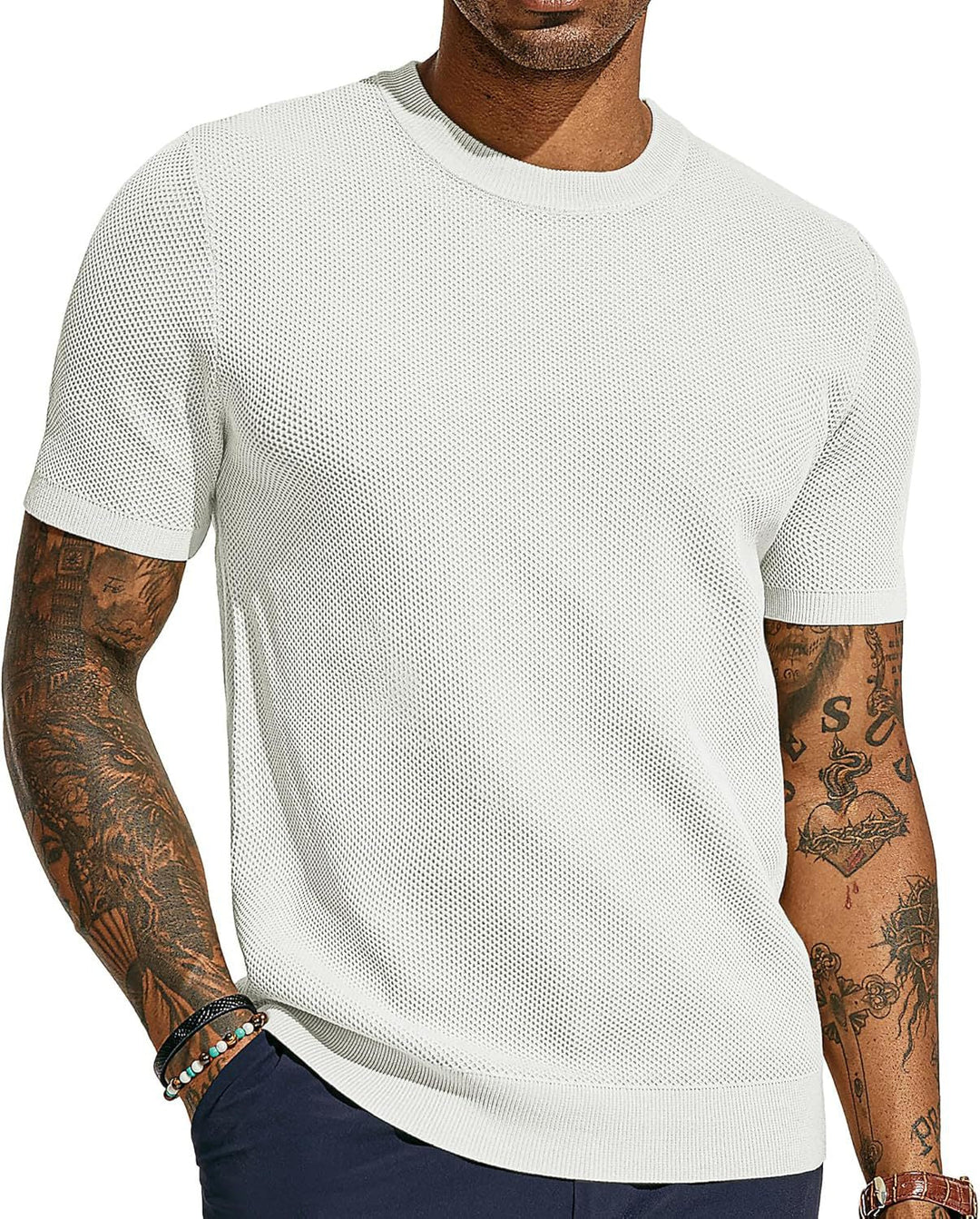 Vielseitiges Herren T-Shirt, kurzarm, atmungsaktiv, slim fit. Elegant für Smart-Casual-Anlässe im Sommer.