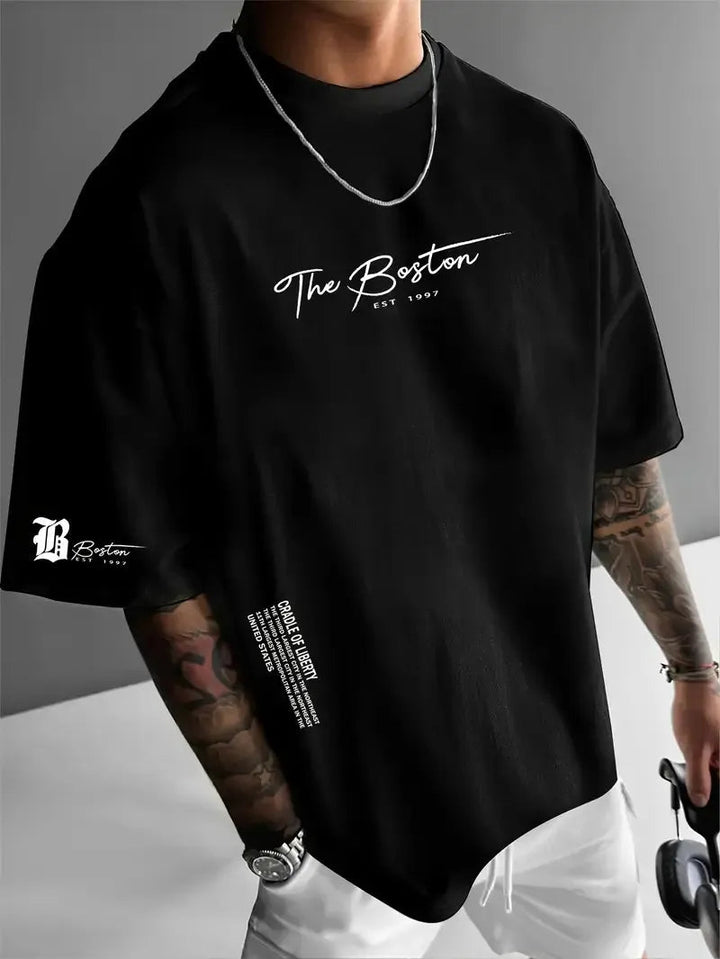 Bequemes Kurzarm T-Shirt für Männer im Streetwear-Look mit auffälligem Grafik-Print.