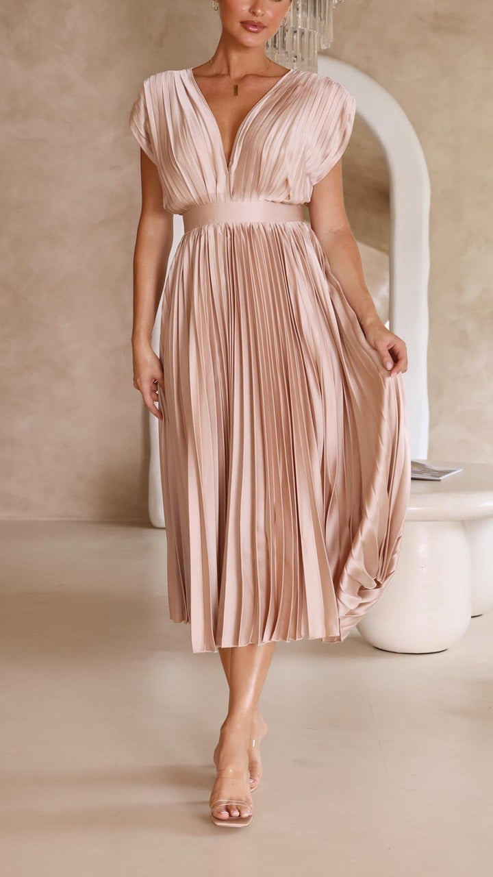 Festliches Damen Maxikleid, gefaltet, perfekt als Hochzeitsgast oder für besondere Anlässe im Sommer.