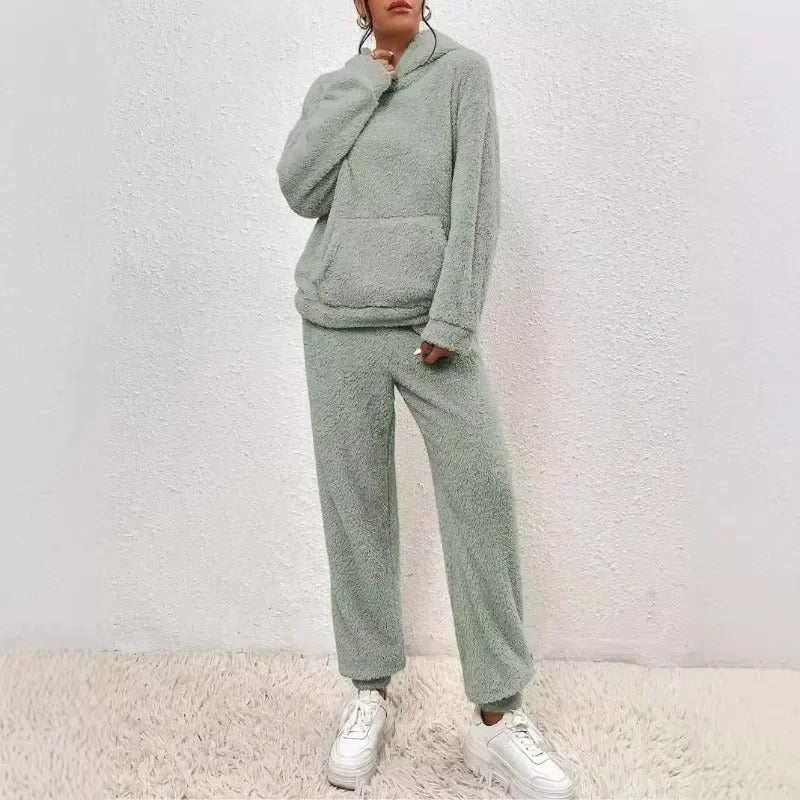 Zweiteiliges Damen Kuschel Hoodie & Jogginghosen Set, ideal für entspannte Stunden und Komfort.