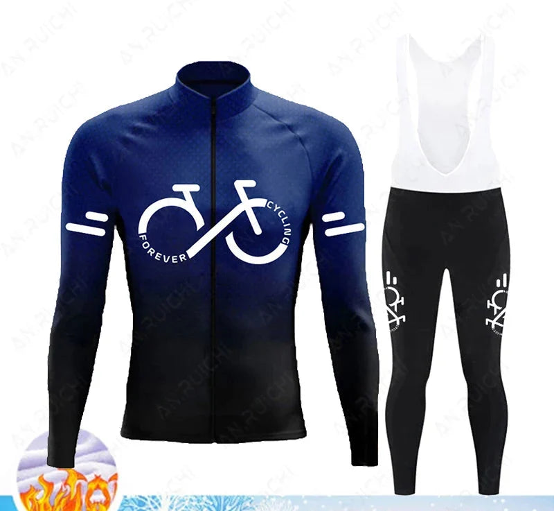 Komfortables Damen Thermo Radtrikot Set, Langarm, warm & winddicht, ideal für kalte Tage.