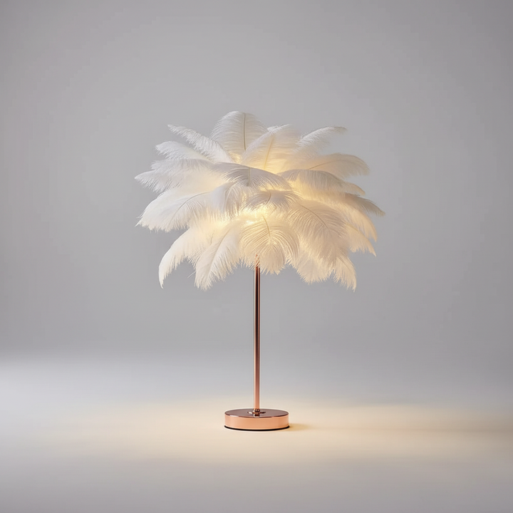 Elegante Federlampe als Tischleuchte, Roségold-Akzente. Passt perfekt in moderne Wohnzimmer und Schlafzimmer.