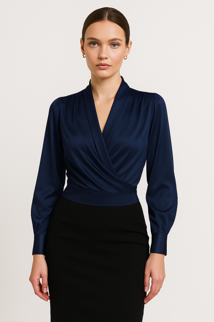 Damen V-Ausschnitt Top mit Langarm und eleganter Wickeloptik, ein vielseitiges Kleidungsstück für jeden Anlass.