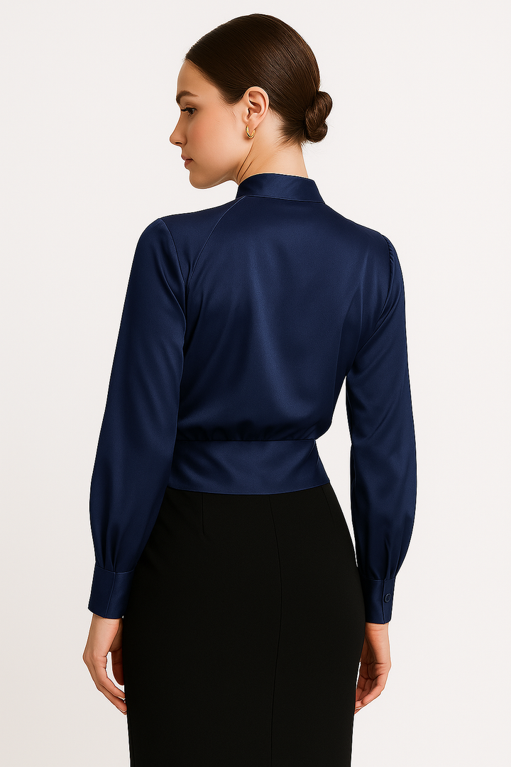 Stilvolles Damen Langarm Top mit tiefem V-Ausschnitt, das Eleganz und Komfort für Business und Feiern bietet.