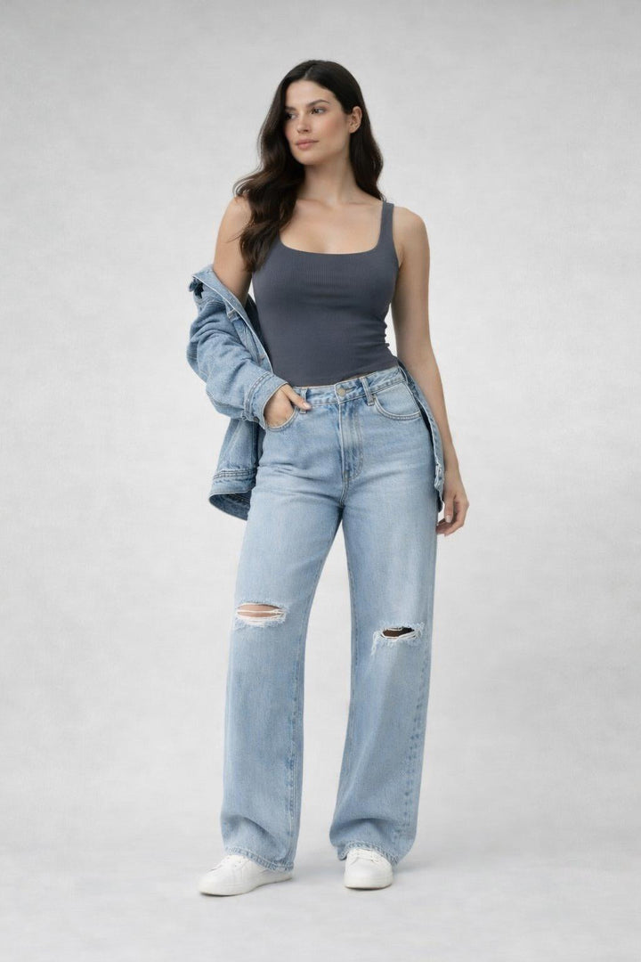 Hochwertiges Damen Top, Basic mit Eckausschnitt. Figurbetont, ärmellos, perfekt als Alltagstop.