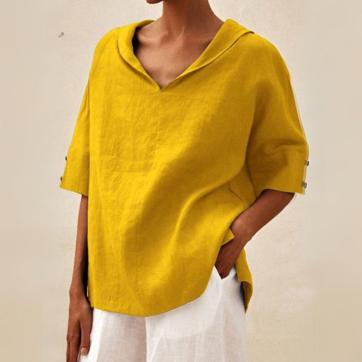 Modernes Damen Sommer Top. Oversized Design mit V-Ausschnitt und trendigem Umlegekragen. Perfekt für viele Outfits.