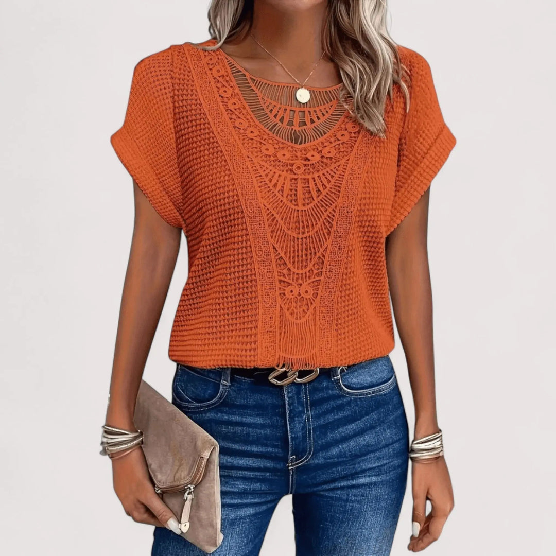 Damen Freizeit Top mit Waffelmuster & Spitzendetail am Ausschnitt. Bequemes Sommer-Basic.