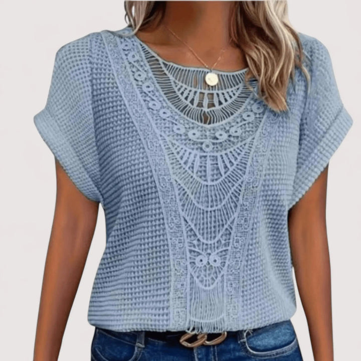 Damen Oberteil: Waffelstruktur Top mit feminem Spitzendetail. Vielseitig für Frühling & Sommer.