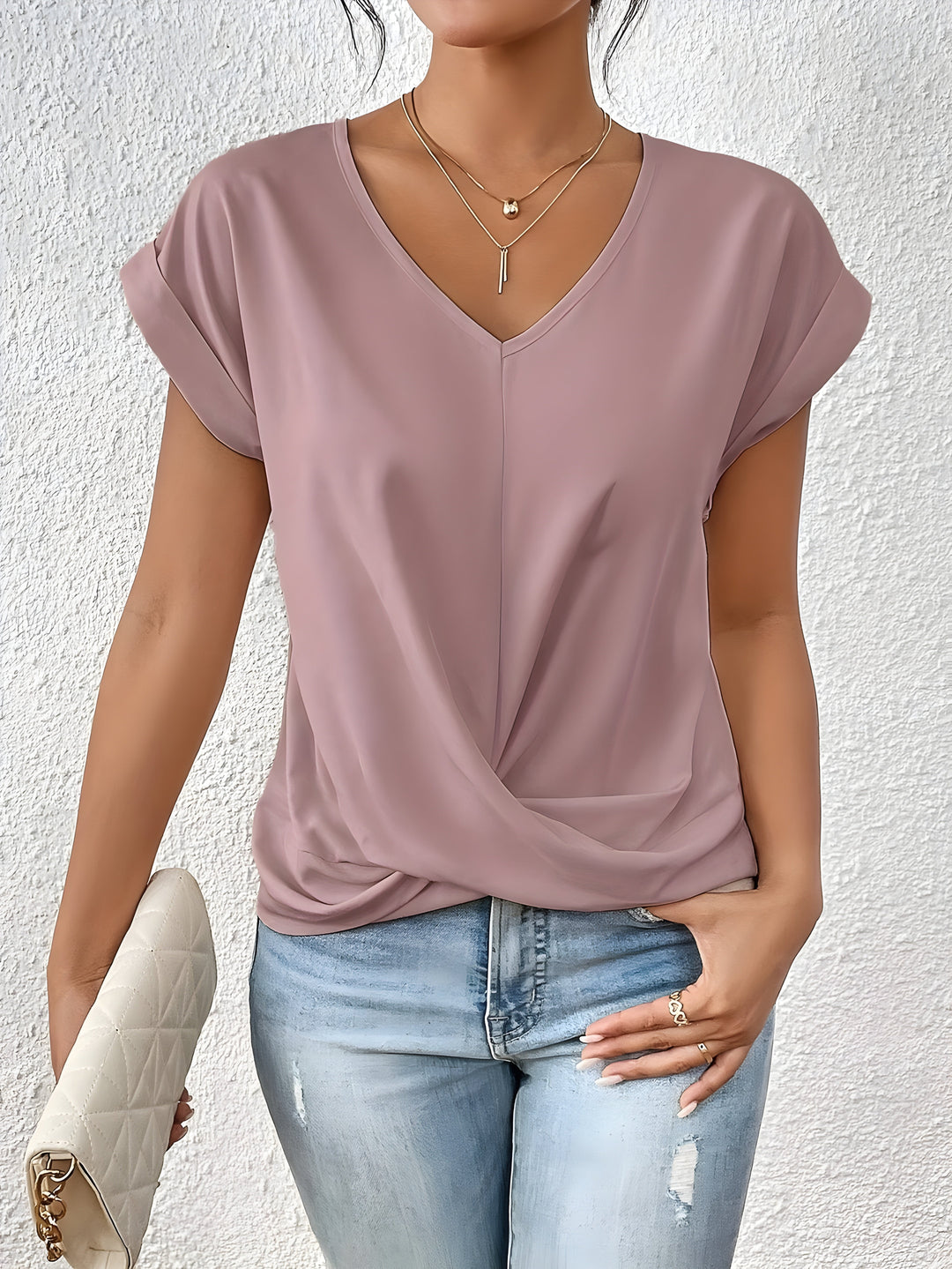 Elegantes Damen V-Ausschnitt Top mit Twist-Front, kurzarm & figurschmeichelnd für Alltag & Sommer.