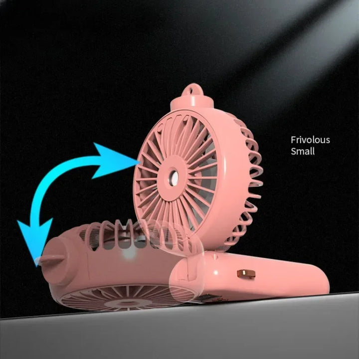 USB-betriebener Mini Ventilator mit Sprühnebel, tragbar für Schreibtisch, Camping und Sport.