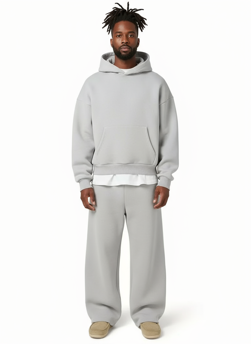 Grauer Herren Trainingsanzug Set: Bequemer Hoodie & Jogginghose für lässigen Komfort.