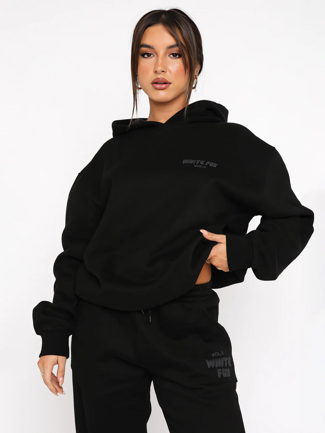 Warmer Damen-Jogginganzug für die Wintermode, stilvoll und gemütlich für kalte Tage und Freizeit.