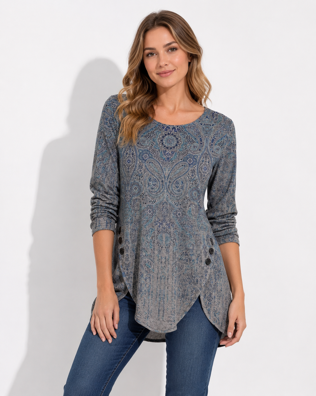 Stilvolle blaue Damen Tunika Langarmbluse im Ombre Look, perfekt für bequeme Freizeit- und Alltagsmode.