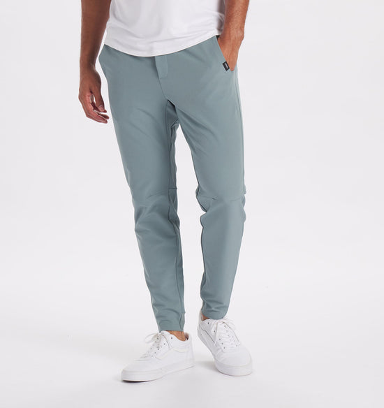Vielseitige Herren Stretch Chino, ideal für Freizeit, Business und elegante Anlässe.
