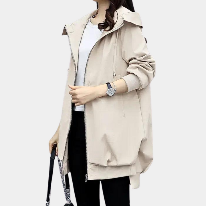 Casual Damen Übergangsjacke mit Kapuze, bequem und modisch. Stilvolle Kapuzenjacke für den Alltag im Frühling/Herbst.