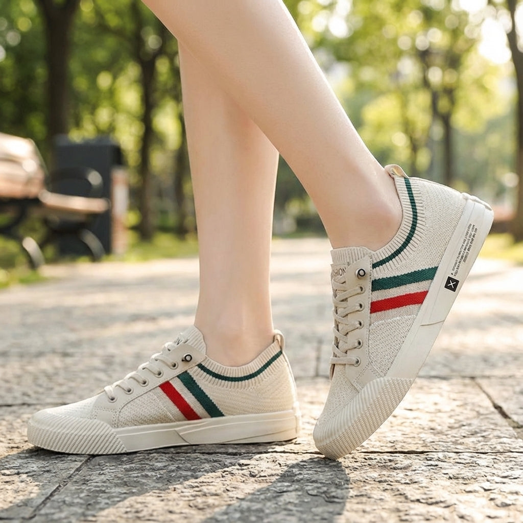 Herren Ultraleicht Freizeitsneaker Robert in Nahaufnahme, bequem und atmungsaktiv für den Alltag.