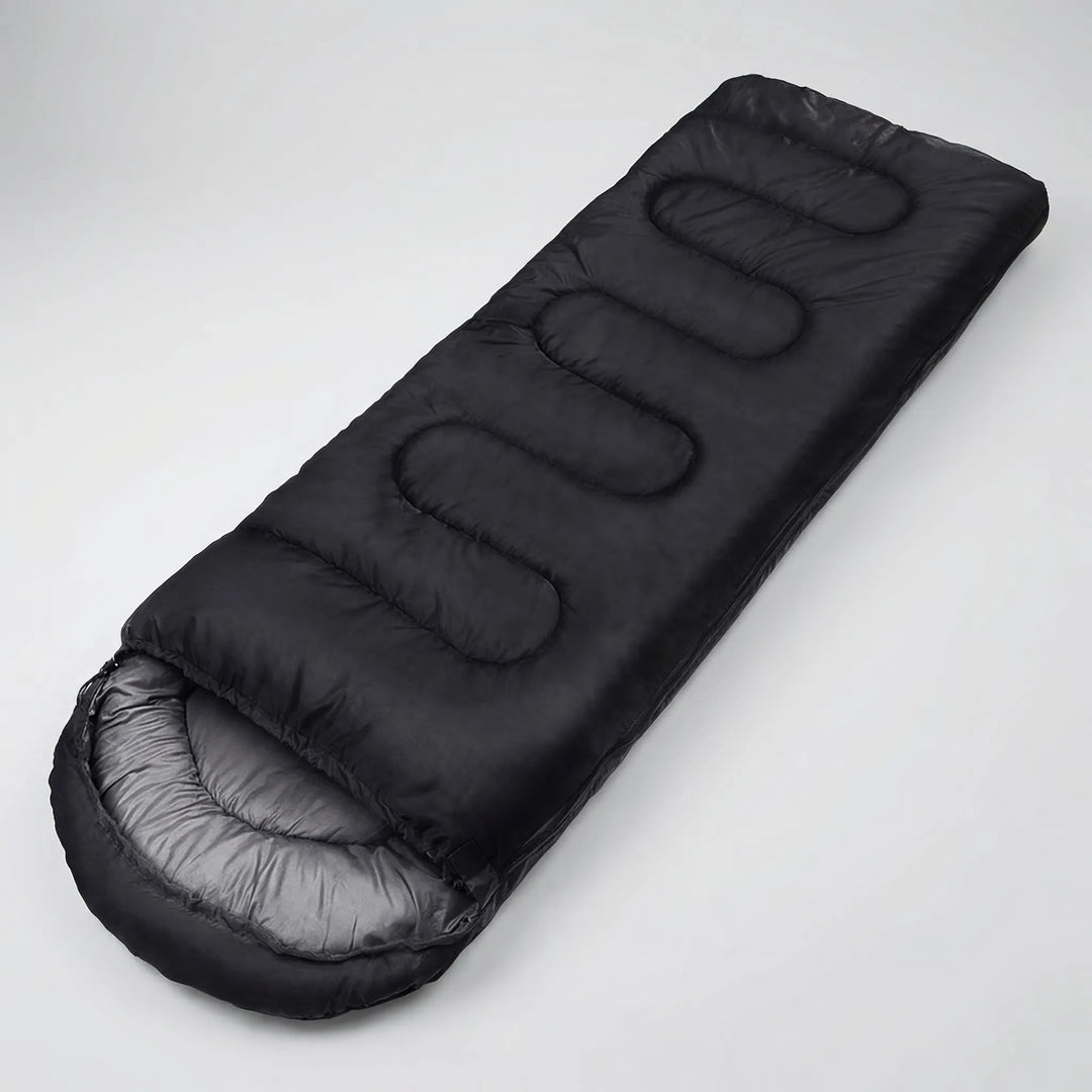 Vielseitiger 4-Jahreszeiten Deckenschlafsack: warm, leicht & wasserdicht für Camping, Wandern & Outdoor-Reisen.