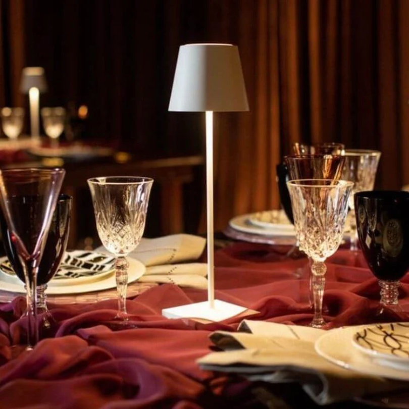 Moderne LumiFlex Stimmungslicht-Lampe, kabellos, LED, Touch-Helligkeit, wiederaufladbar.