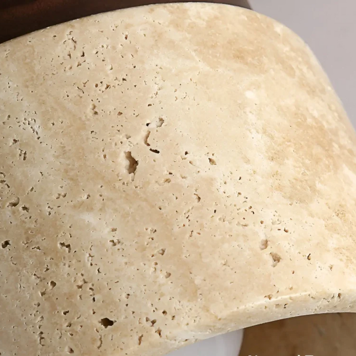 Moderne Wabi Sabi Deckenleuchte mit LED. Naturmaterialien wie Marmor & Holz schaffen entspannende Atmosphäre.