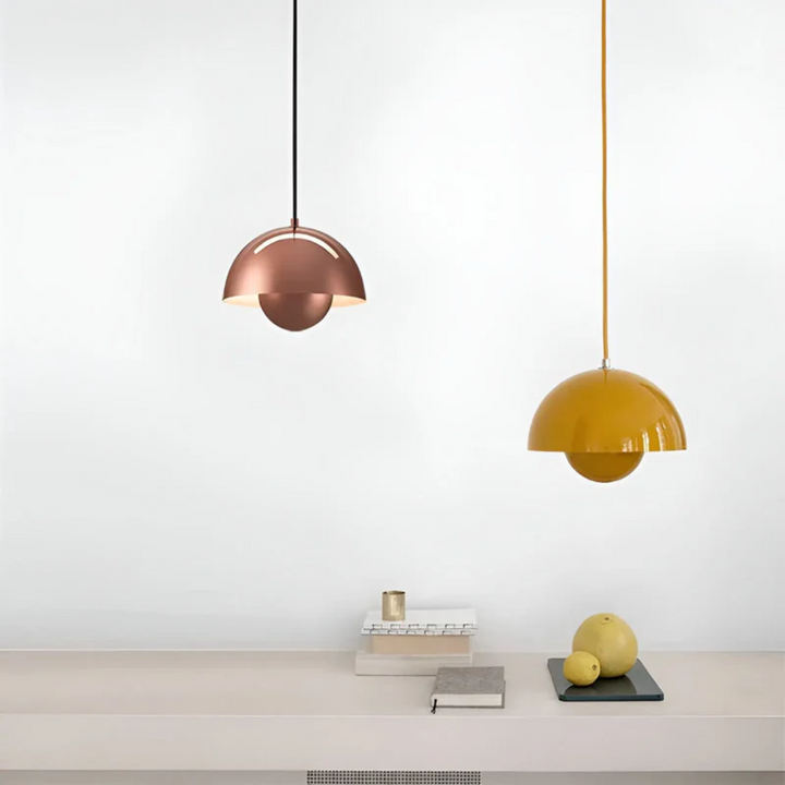 Minimalistische Hängeleuchte, LED, skandinavisch, perfekt für modernes Interieur.