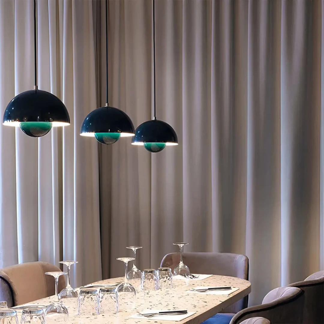 Design-Hängeleuchte, LED, skandinavisch, perfekt für ein modernes Wohnzimmer.