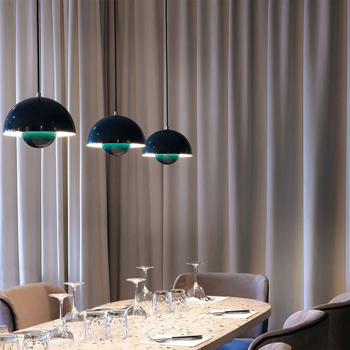 Design-Hängeleuchte, LED, skandinavisch, perfekt für ein modernes Wohnzimmer.
