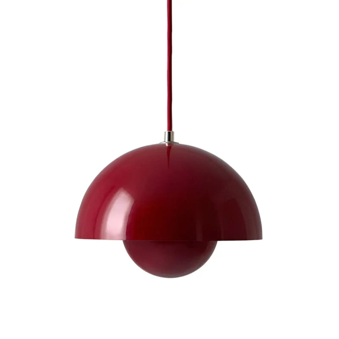Skandi Dekolampe mit LED, warmweißes Licht, stilvolle Ergänzung für Schlafzimmer.
