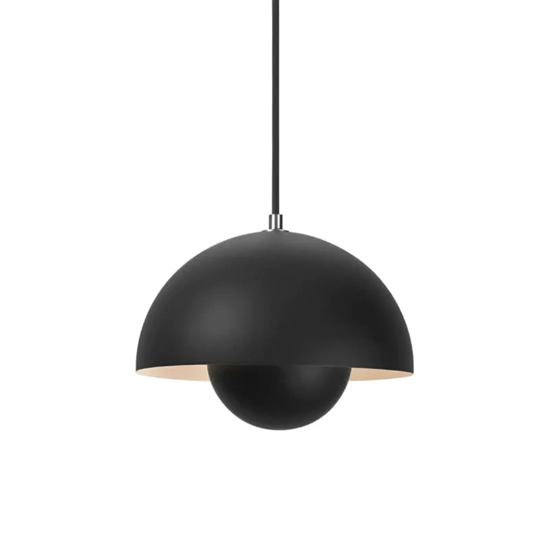 Helle LED-Pendellampe, skandinavisches Design, schafft gemütliche Wohnzimmer-Atmosphäre.