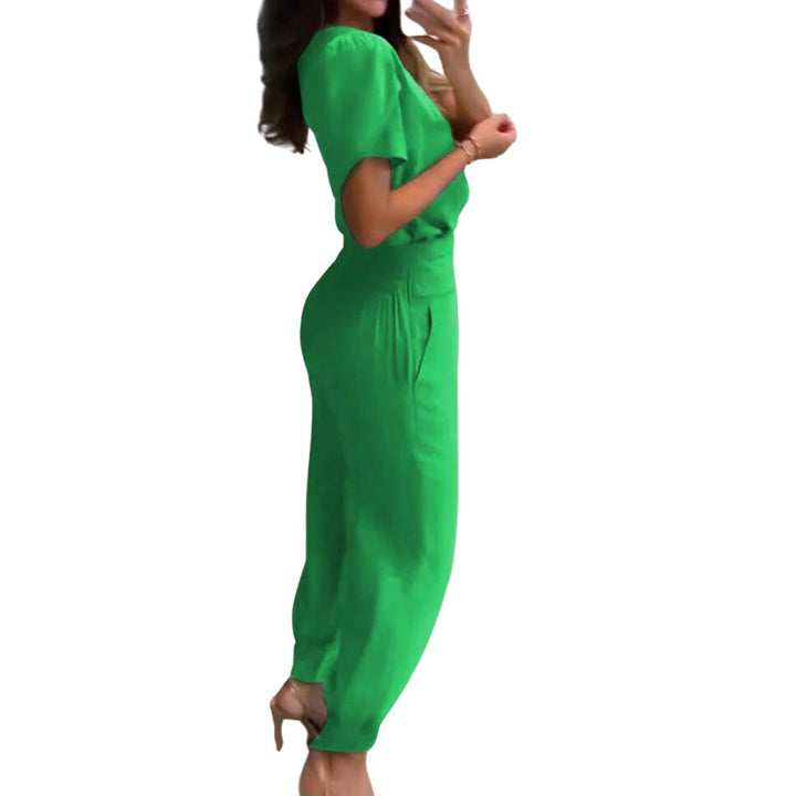 Vielseitiges Damen Kara Kleidungsset. Eleganter Zweiteiler, perfekt kombinierbar für verschiedene Anlässe.