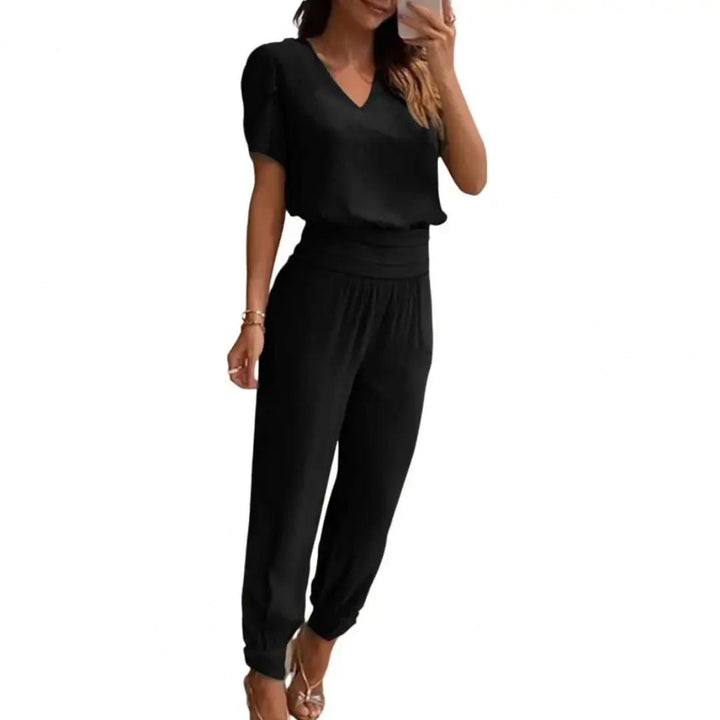 Modisches Damen Kara Kleidungsset für elegante Alltagsmode. Bequemer Freizeitlook für jede Frau.
