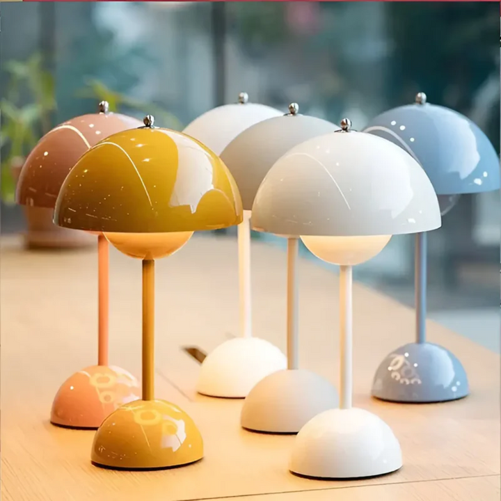 NordicBeam Akku Tischlampe mit Luminous Flair, skandinavisch, kabellos, ideal für besondere Innenbeleuchtung.