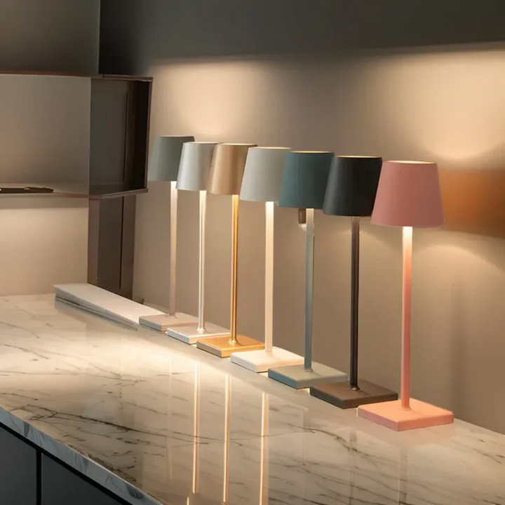 Energieeffiziente kabellose LED Gartenlampe mit skandinavischem Design. Dimmbar für flexibles Licht.