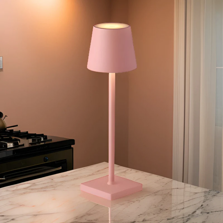 Moderne, kabellose LED Tischlampe als Stimmungslicht. Dimmbar für perfekte Atmosphäre innen & außen.