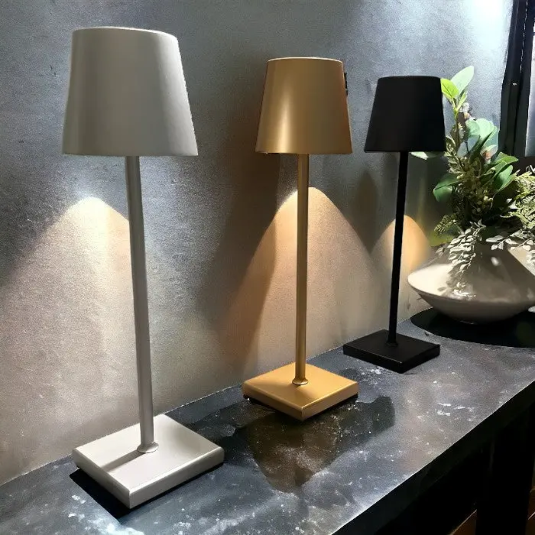 Kabellose LED Tischlampe, dimmbar, für stimmungsvolles Licht innen & außen. Modernes, tragbares Design.