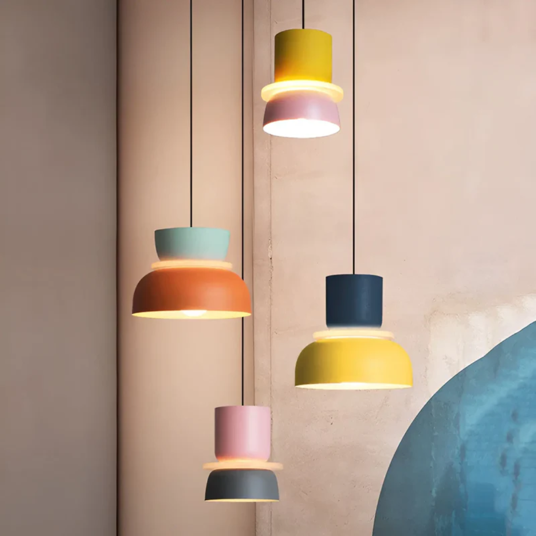 Bunte LED Pendelleuchte im Macaron-Stil, moderne Hängelampe für Esszimmer und Wohnzimmer.