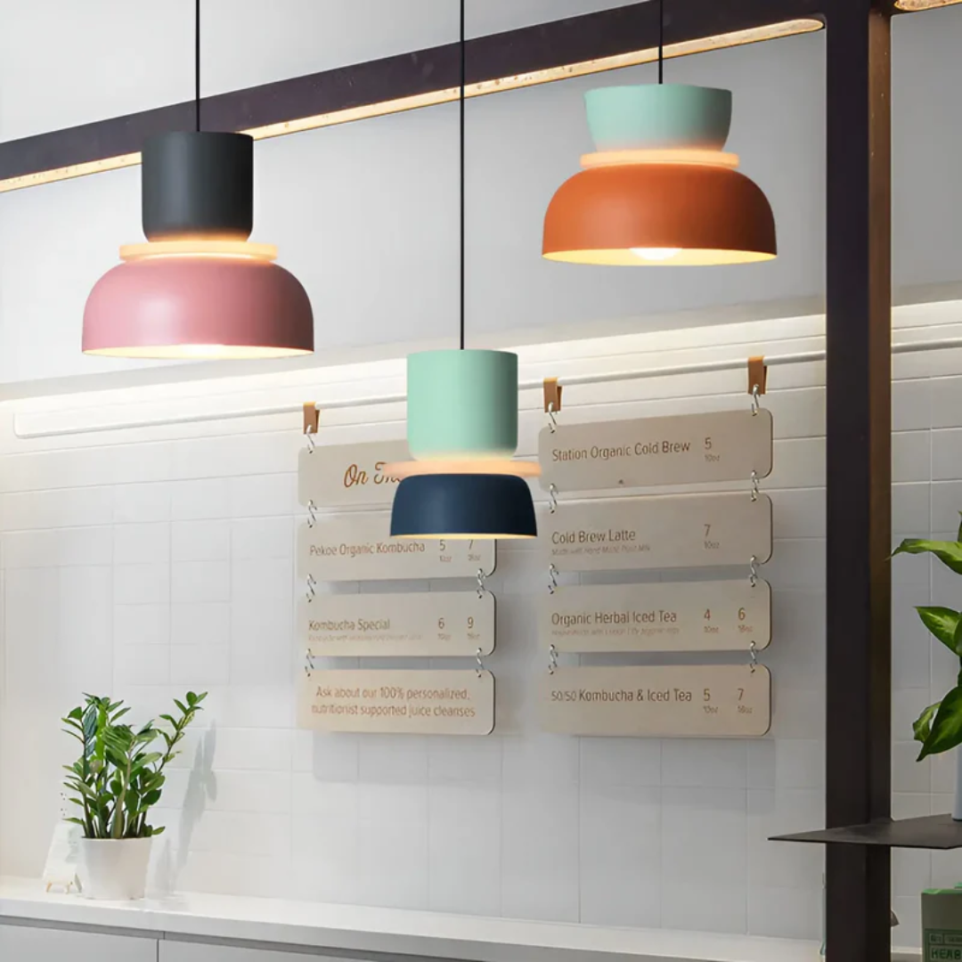 Farbenfrohe Macaron LED Hängelampe, dekorative Design Leuchte für stilvolle Wohnräume.
