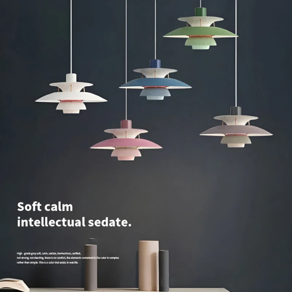 Energieeffiziente LED Hängelampe, mehrfarbig, modernes Design, ideal für Wohnzimmer.